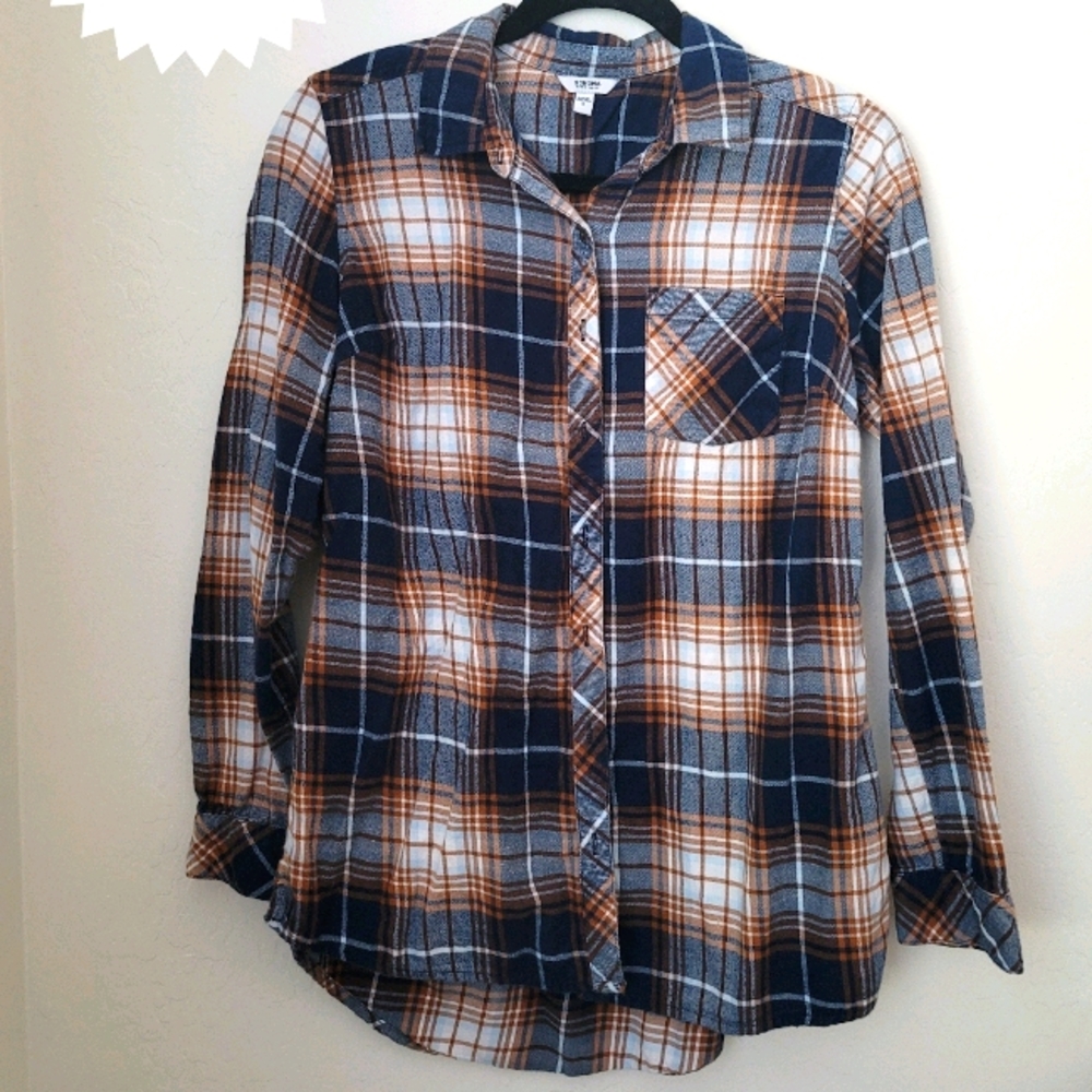 Plaid shirt/ flannel